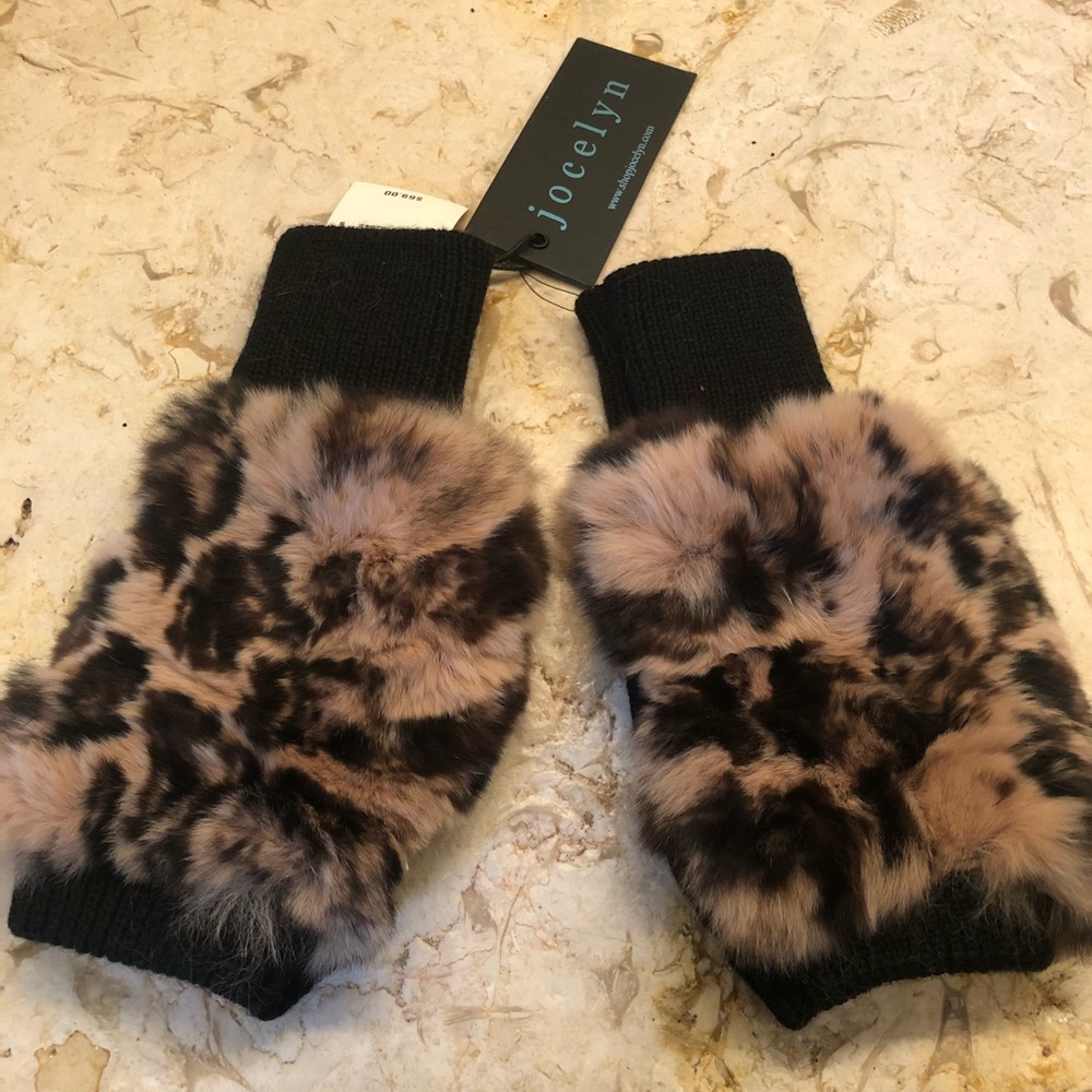 NWT Rex Rabbit MIT Texty Time Mittens.